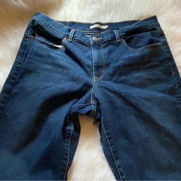 Levi’s Strauss‎ Shorts Women’s Size 32 Bermuda Jeans - Picture 2 of 16